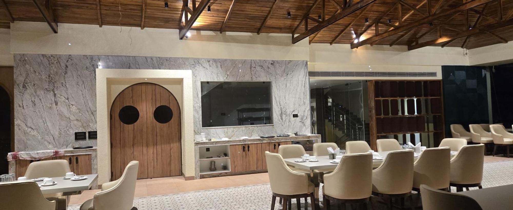 The White Rock Inn & Dine Shillong Extérieur photo