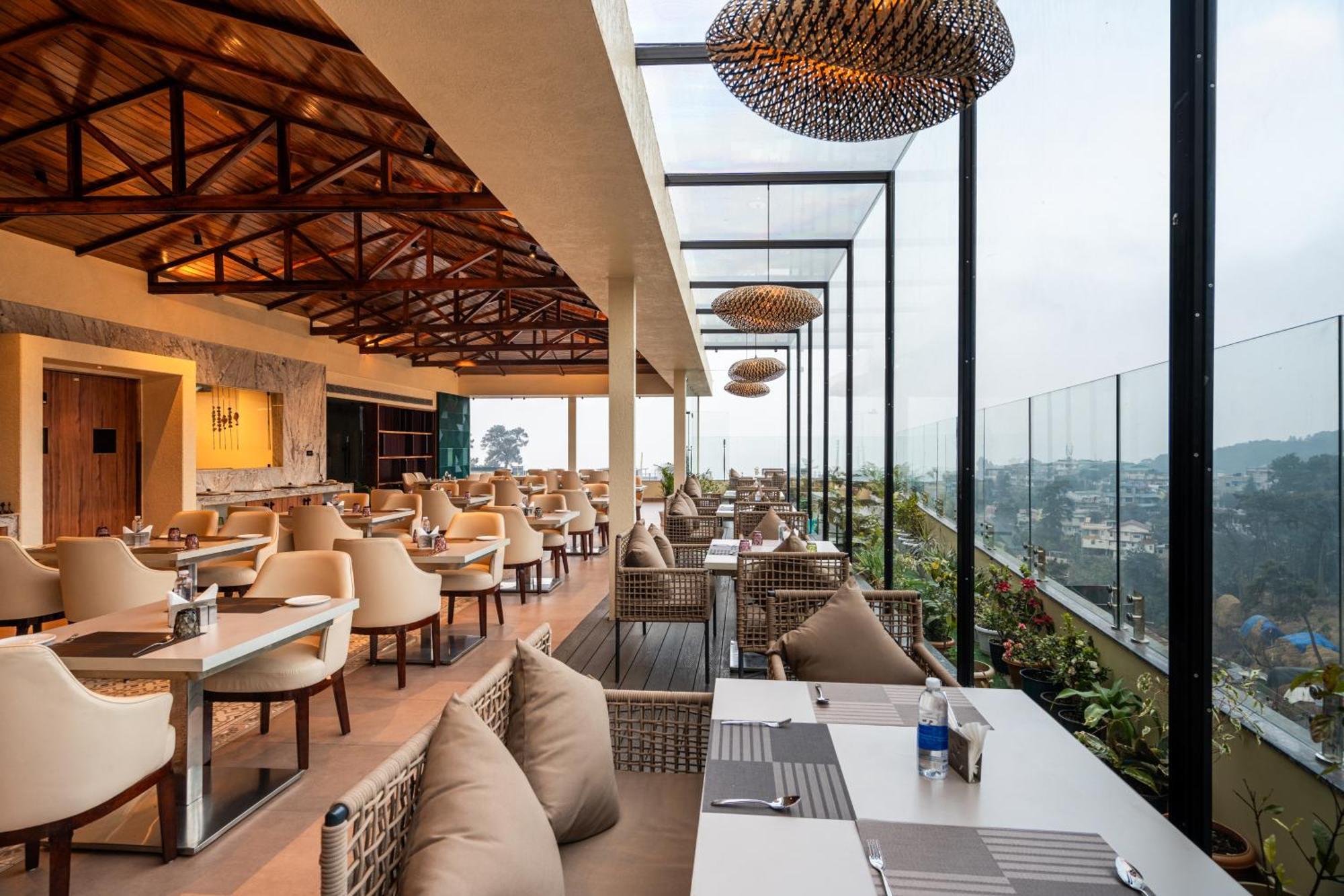 The White Rock Inn & Dine Shillong Extérieur photo