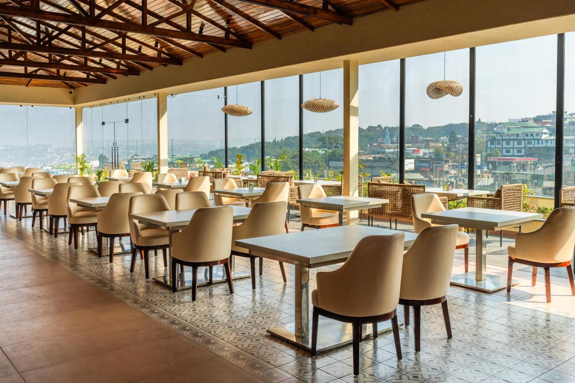 The White Rock Inn & Dine Shillong Extérieur photo